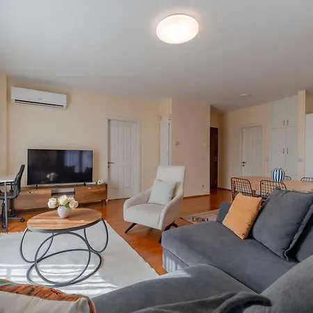 Spacious 1 Bedroom Bospohurs View With 2 Beds Appartamento *
