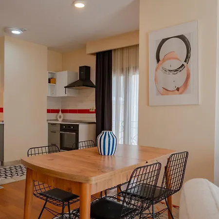 Spacious 1 Bedroom Bospohurs View With 2 Beds Apartment Istanbul