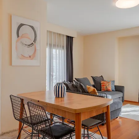 Spacious 1 Bedroom Bospohurs View With 2 Beds Istanbul